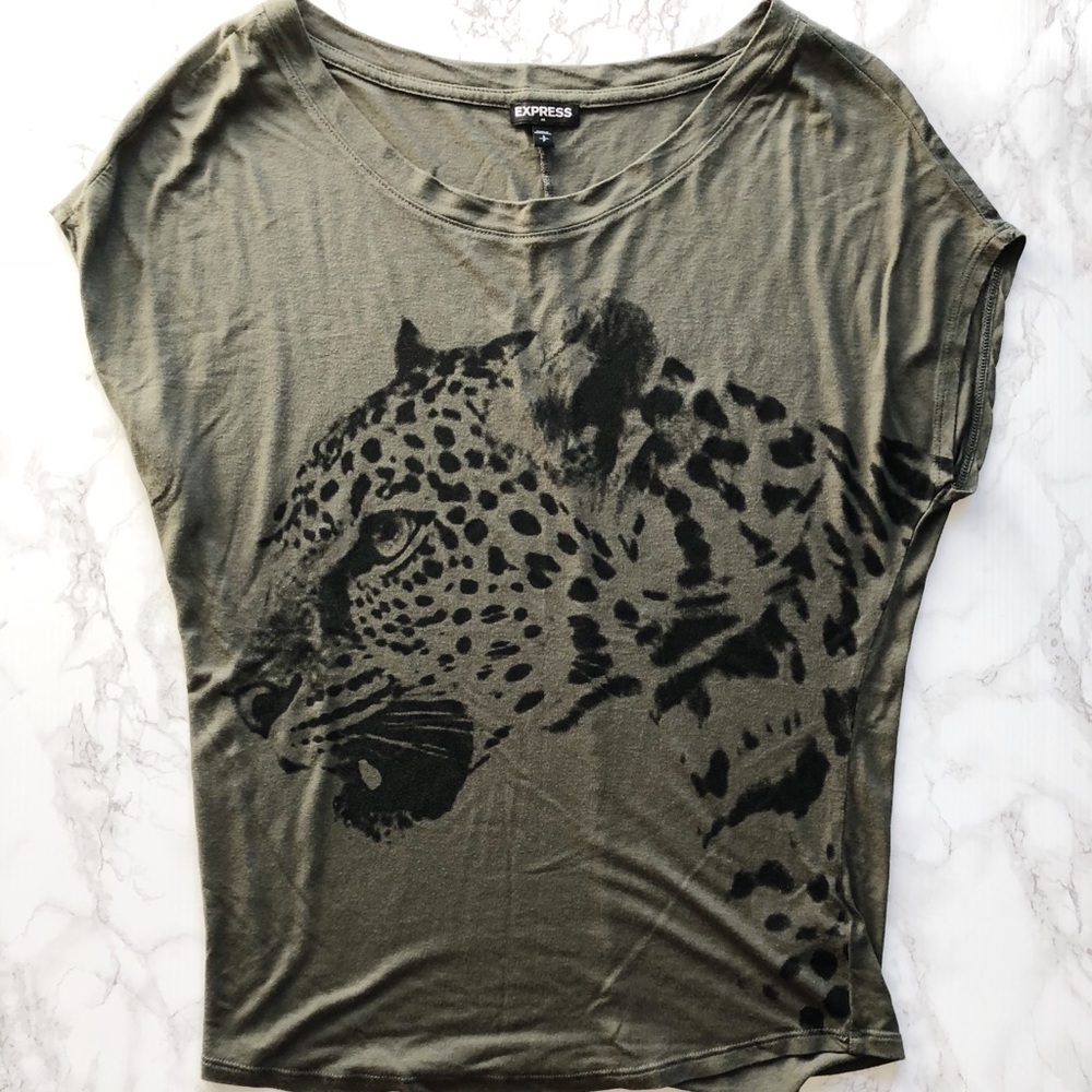 Express graphic T size S